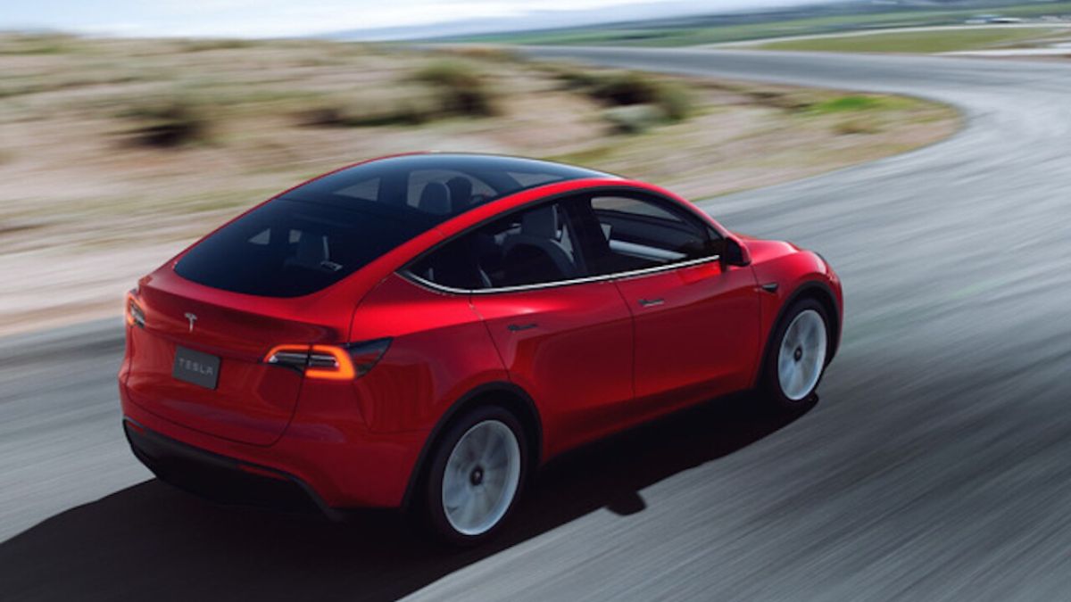 You are currently viewing Tesla Plans to Roll Out Autonomous Vehicles in Arizona by Late 2025