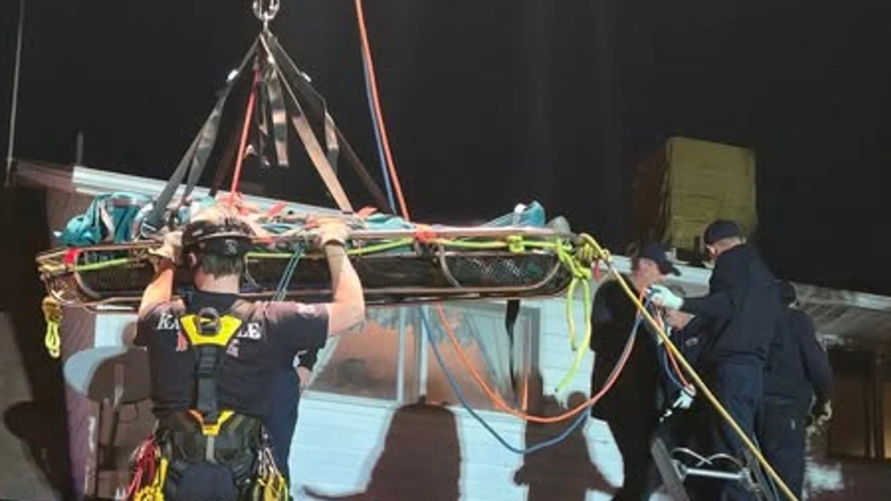 You are currently viewing One Injured After 10-Foot Fall Onto Roof in Kaysville