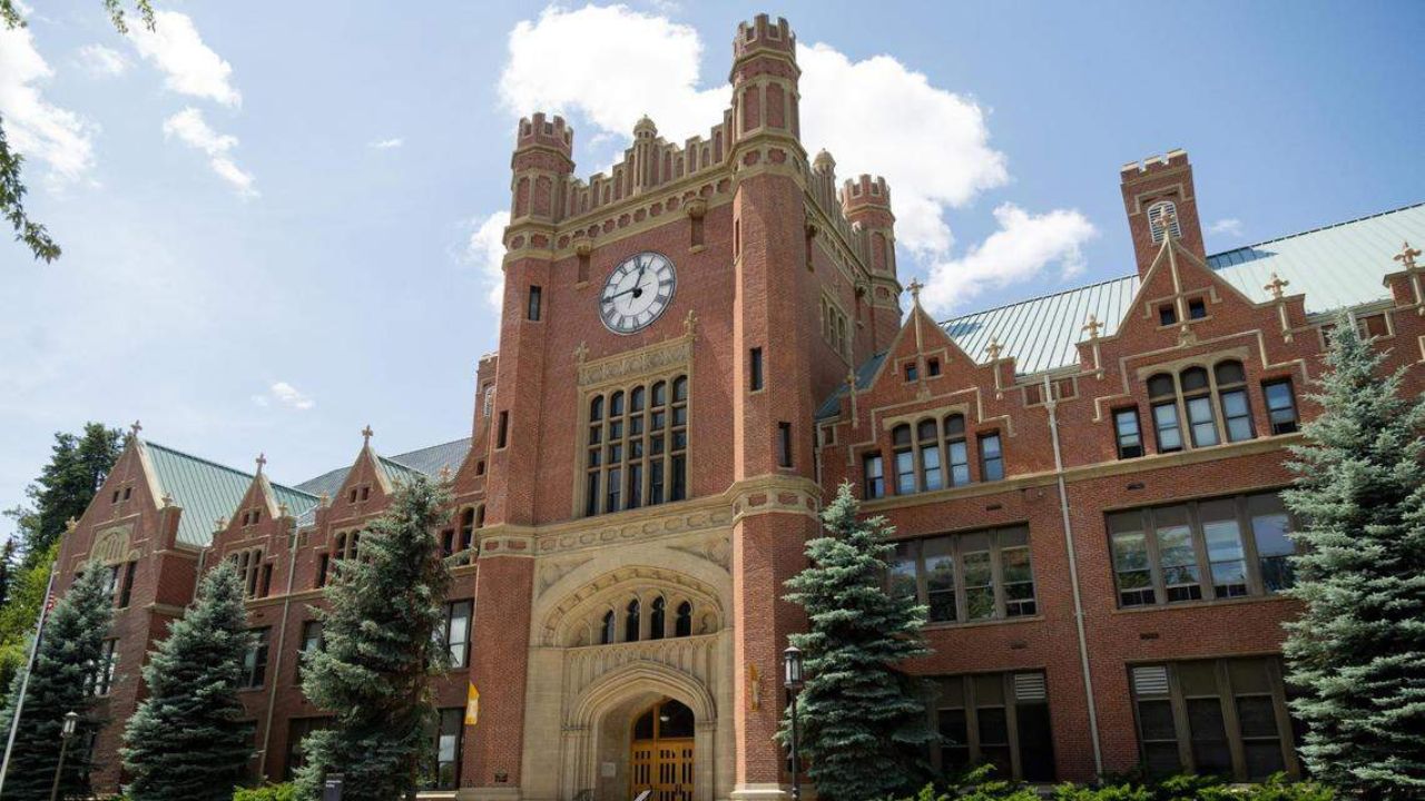 Academic restructuring at College of Idaho results in three programs cut and 10 layoffs