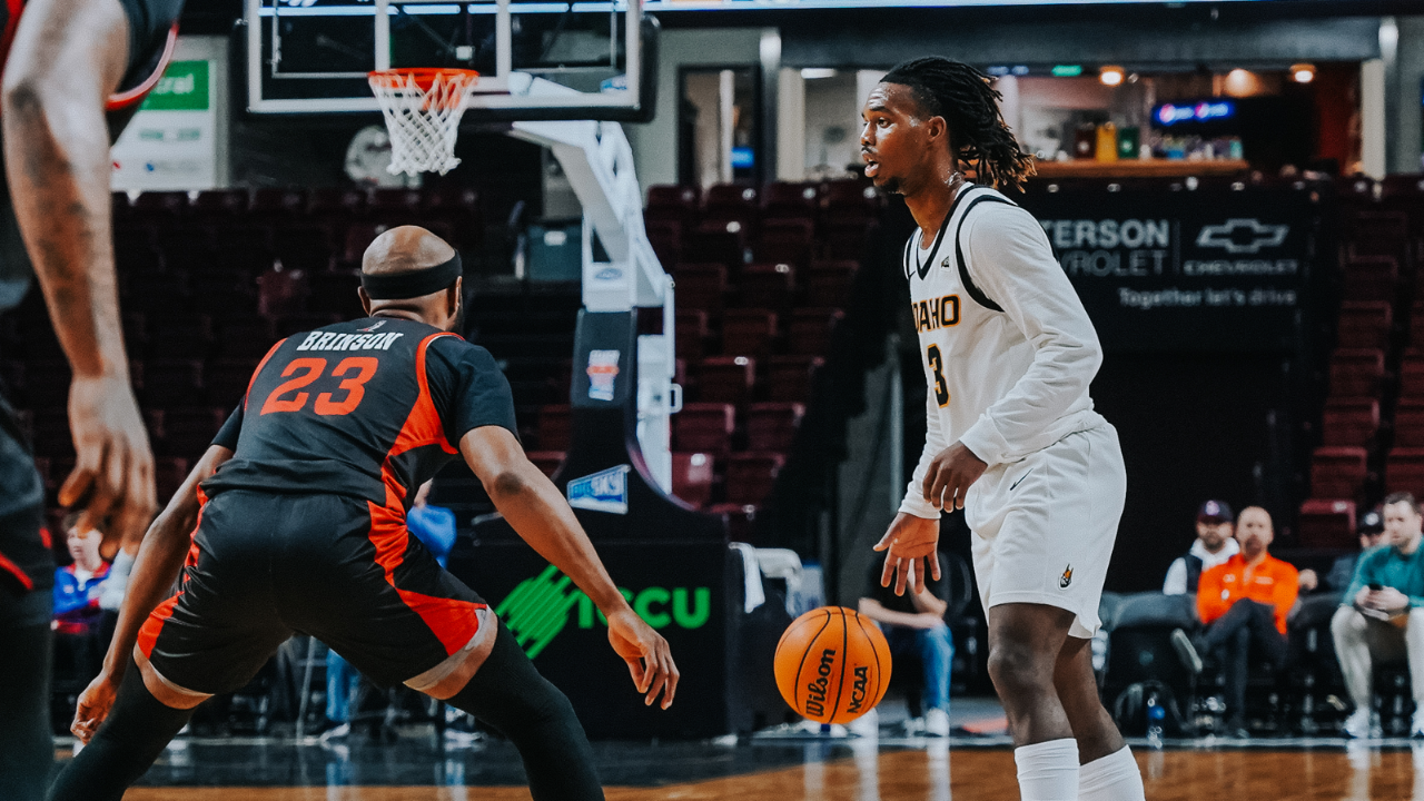 Brickner’s Career Performance Leads Vandals to Commanding Win Over Hawks